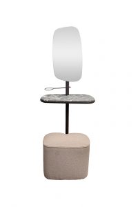 Зеркало с полкой и пуфом